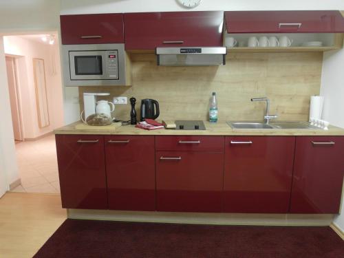 Kitchen, Am Forsthaus Gravenbruch in Neu-Isenburg