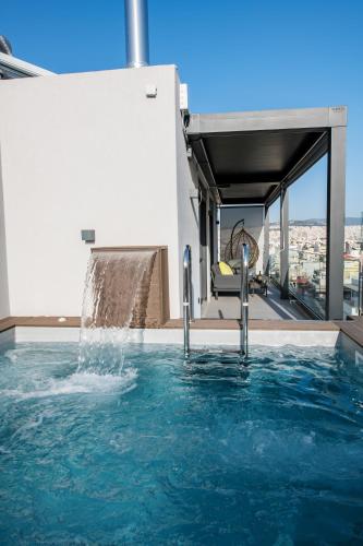 Nikki's Skylight Suite with private swimming pool, Athen (Foto 7)