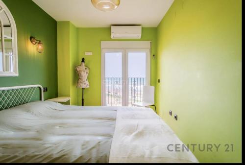 Charming Coastal Retreat in 알보라야