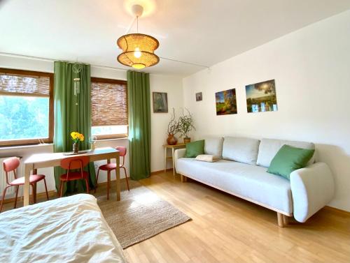 Ruhe & Charme - Family Apartment for 4 People, Self-Check-In, Free Parking, U-Bahn, Netflix, Norimberga (foto 4)
