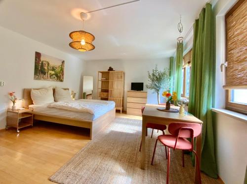 Ruhe & Charme - Family Apartment for 4 People, Self-Check-In, Free Parking, U-Bahn, Netflix, Norimberga (foto 2)
