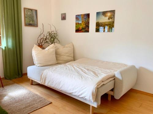 Ruhe & Charme - Family Apartment for 4 People, Self-Check-In, Free Parking, U-Bahn, Netflix, Norimberga (foto 6)
