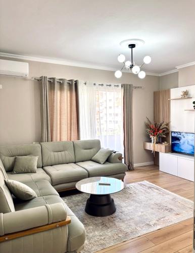 Cozy Tirana Apartment Rr Sokrat Miho, Тирана