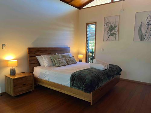 Luxurious rainforest lodge in FNQ in Bramston Part