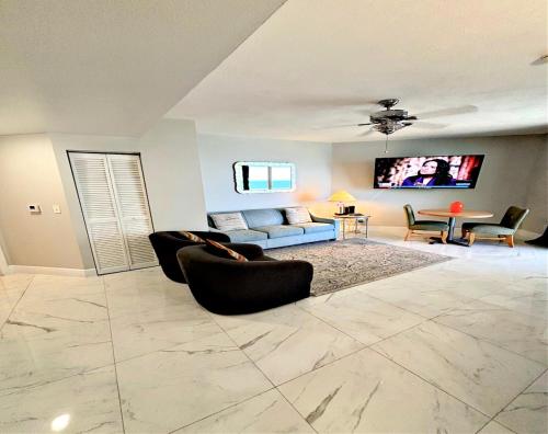 14th Floor 2 BR Resort Condo Direct Oceanfront Wyndham Ocean Walk Resort Daytona Beach 1401