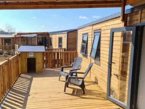 2 bedrooms, 4 beds