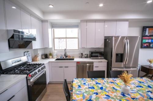 Stylish Private Room by Downtown LA with Private Parking, Los Angeles (foto 10)