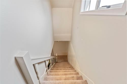 Serenity Cottage - Taupo Holiday Home - image 3
