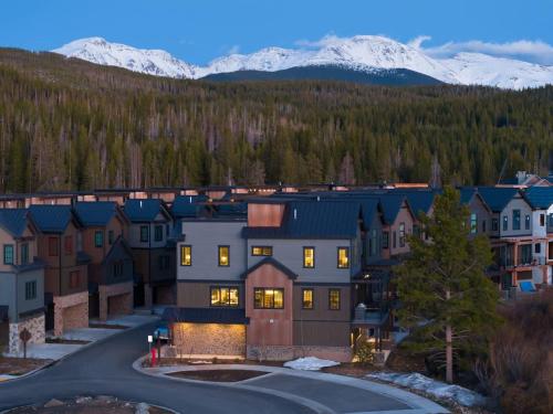 Mountain Wellness Retreat: Rejuvenate in Luxury in Winter Park (CO)