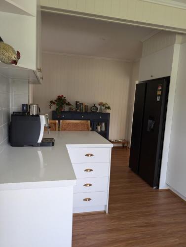 kuhinja, Scenic Rim Farmstead Retreat in Hinterland
