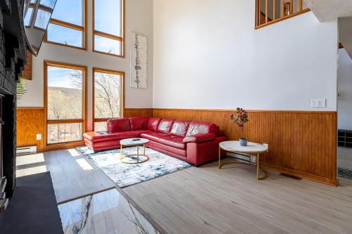 Beautiful Modern Lodge! Indoor Hot Tub - Game Room in บุชคิล (พีเอ)