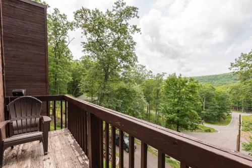 Beautiful Modern Lodge! Indoor Hot Tub - Game Room in บุชคิล (พีเอ)