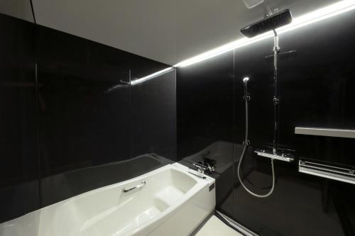 Superior King Room image 2