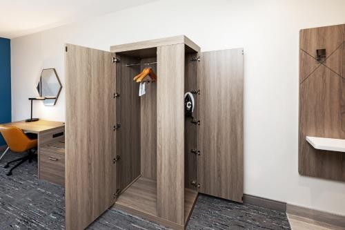 홀리데이 인 익스프레스 & 스위트 세나토비아 I 55 바이 IHG - 수영장