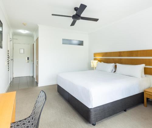 Two-Bedroom Apartment with Garden View room in Oaks Port Douglas Resort