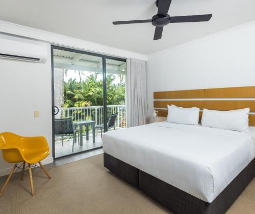 Two-Bedroom Apartment with Garden View image 3
