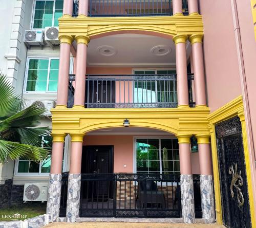 Viesnīcas āriene, Lexsarp Apartments in Afienya