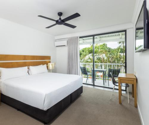 King Room with Pool View room in Oaks Port Douglas Resort