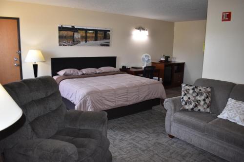 Heartland Hotel & Suites in Rock Valley
