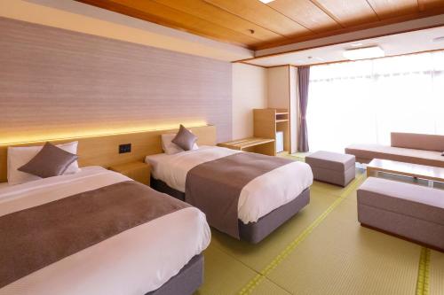 Superior Japanese-Style-Room holds 4 people - Shower Only - Non-Smoking