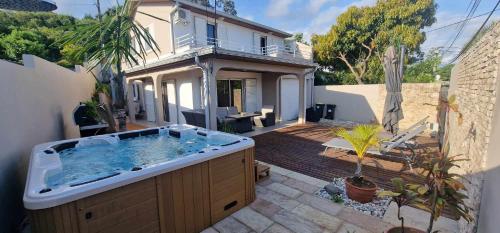 Maison de charme proximité ville - Location, gîte - Saint-Joseph