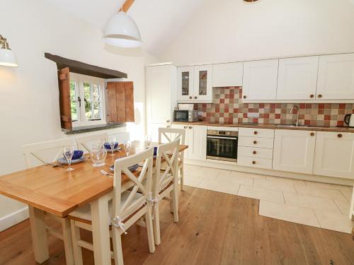 A szálláshely kívülről, Glyn Yr Efail in Moylgrove