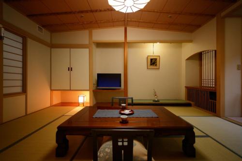 4 futon beds