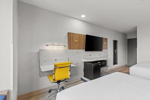 Microtel Inn & Suites by Wyndham Norcross - image 14