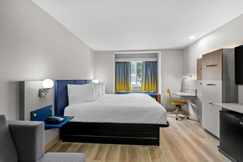 Microtel Inn & Suites by Wyndham Norcross - image 6