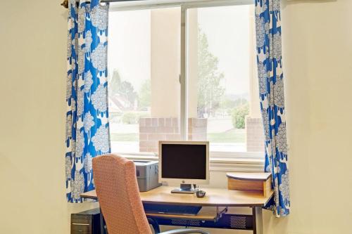 Days Inn by Wyndham Lehi - image 11