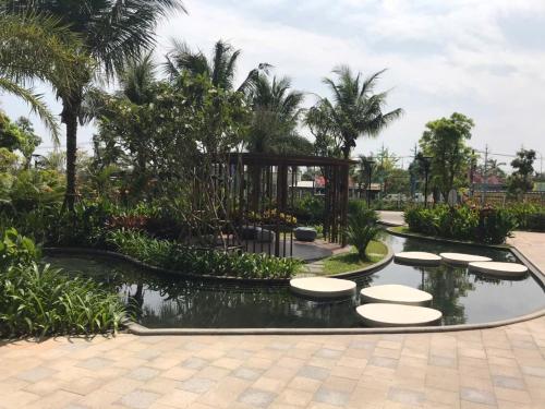 Campell hotel & apartment Vinhome Grand Park