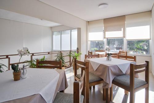 식음료(F&B), "Rex Πολιτη" in 로우트라 이파티스