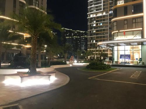Campell hotel & apartment Vinhome Grand Park