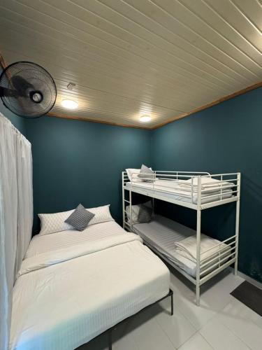 Woodstock Camp Chalet - Kuala Lumpur