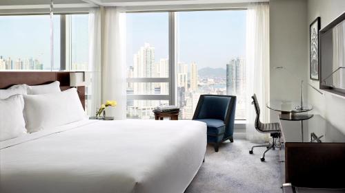 Deluxe room in Cordis Hong Kong - Langham Hospitality Group