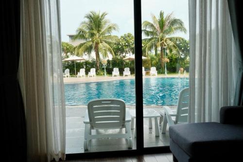 Kep Bay Hotel & Resort - Tap to explore photos