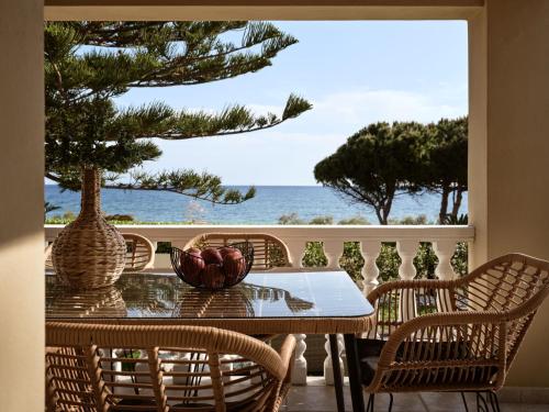 Sea Elegance Villa - On the Beach, by ZanteWize - Zakynthos