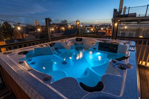 Apartmint at Bell Katy Trail - Dallas in Uptown