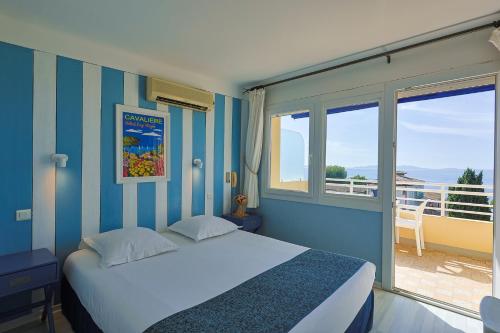 3rd Floor Double Room with Sea View and Balcony