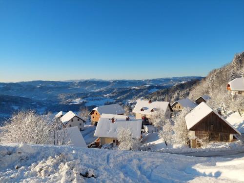 Apartma Pri Tavčarju (Apartma Pri Tavcarju) in Poljane Nad Skofjo Loko