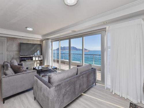 Ocean View Penthouse - Tap to explore photos
