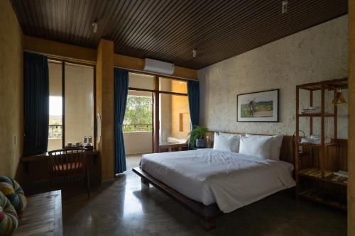 Chuồn Chuồn Retreat