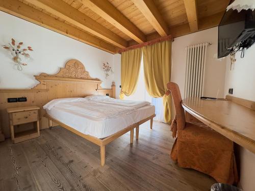 Two-Bedroom Apartment with Balcony