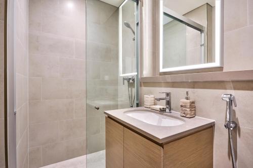 STAY BY LATINEM Luxury 1BR Holiday Home W706 Near Burj Khalifa, Dubai (photo 8)