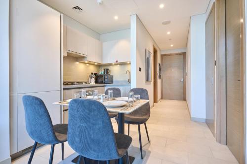 STAY BY LATINEM Luxury 1BR Holiday Home W706 Near Burj Khalifa, Dubai (photo 10)