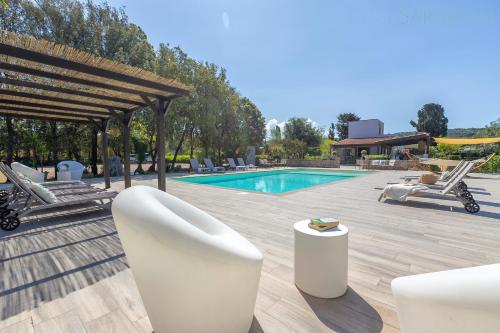 Piscină, ClickSardegna Luxury Villa Elike with private pool with patio and barbecue area in Alghero