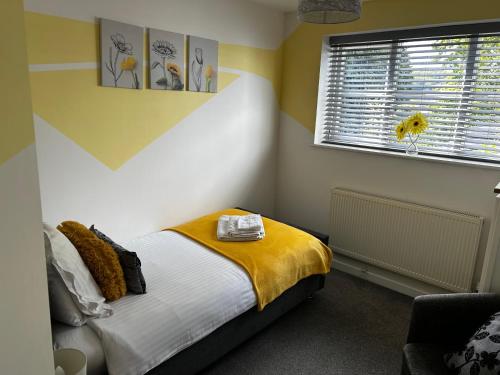 1 double bed, 1 twin bed