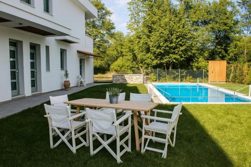 Aristotelia Gi Ikies - Olympiada Poolside Retreats - Ολυμπιάδα Χαλκιδικής
