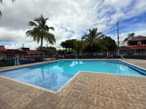 Casa Alicante Girardot in Santa Rita