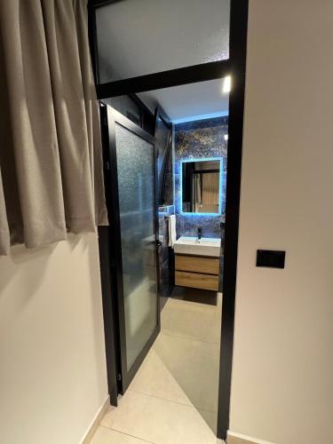 Double Room with Private Bathroom image 2